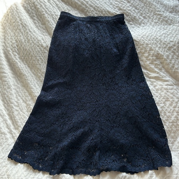 Uniqlo tea-length navy skirt, size S - Picture 3 of 5